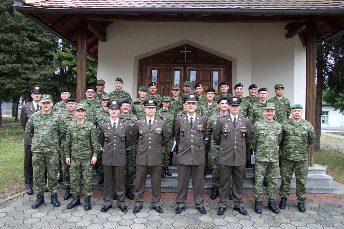 Slika https://www.morh.hr/wp-content/uploads/2019/02/tecaj_stozerni_docasnici_v.jpg