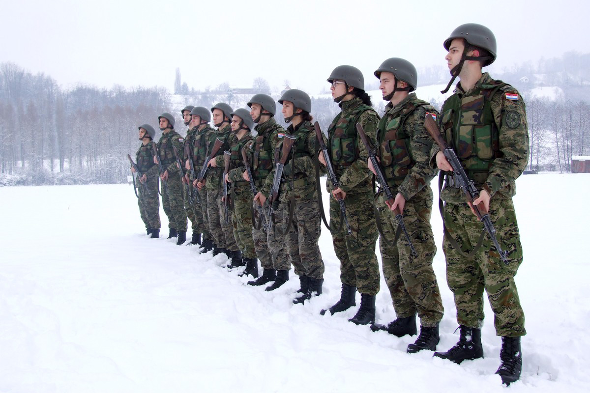 Slika https://www.morh.hr/wp-content/uploads/2019/02/vrhunski_sportasi_dragovoljno_vojno_osposobljavanje_230119_08.jpg