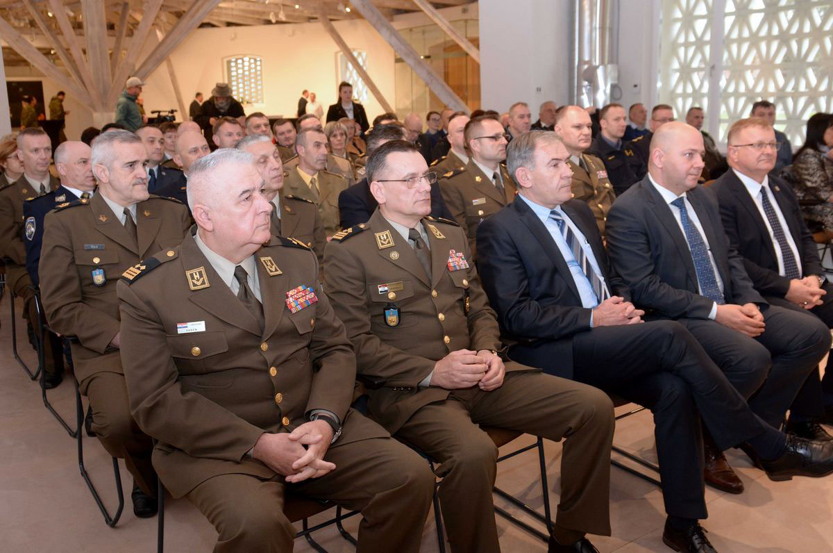 Slika https://www.morh.hr/wp-content/uploads/2019/03/ratna_skola_20032019_v.jpg