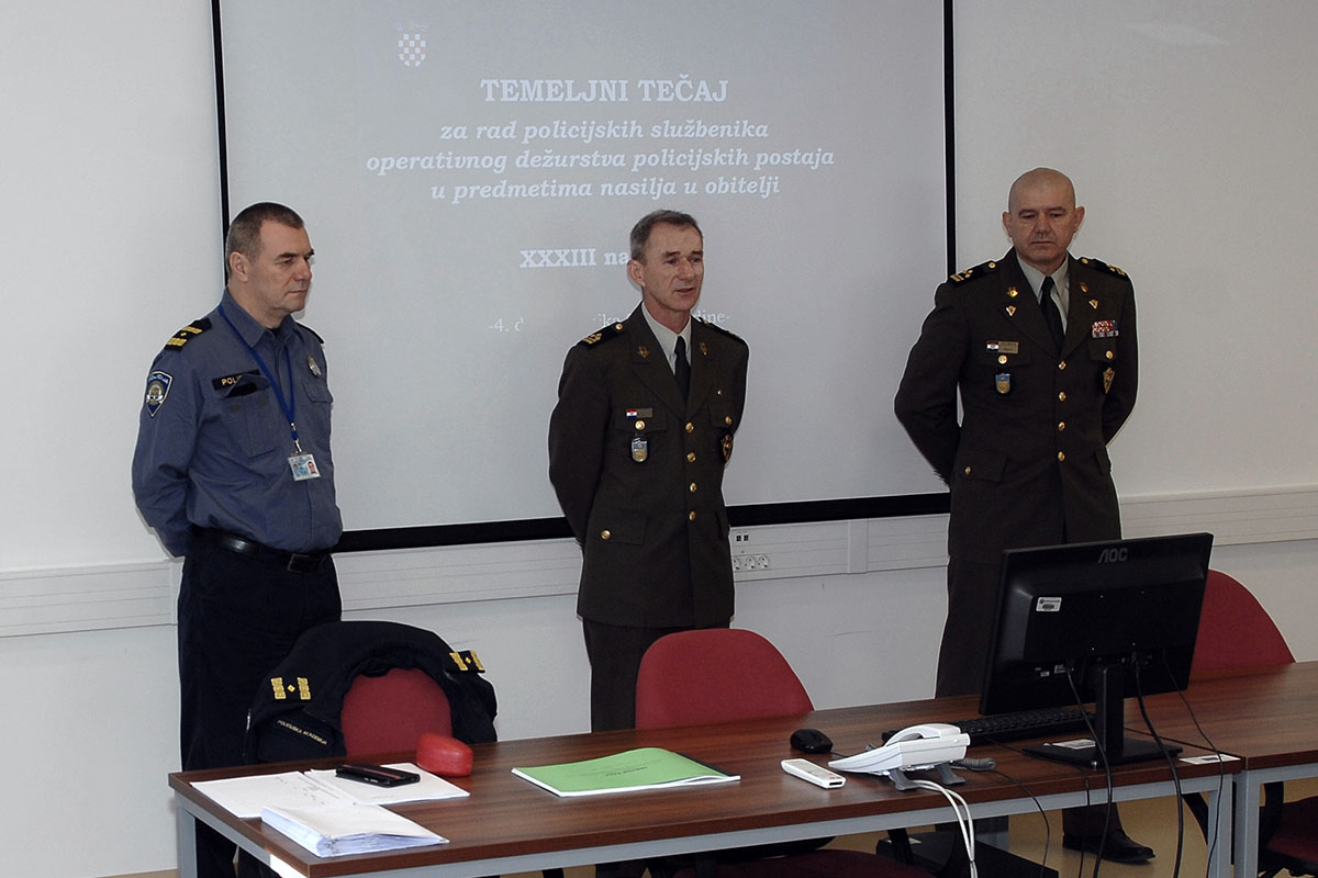 Slika https://www.morh.hr/wp-content/uploads/2019/03/vp_obiteljsko_nasilje_04032019_v.jpg