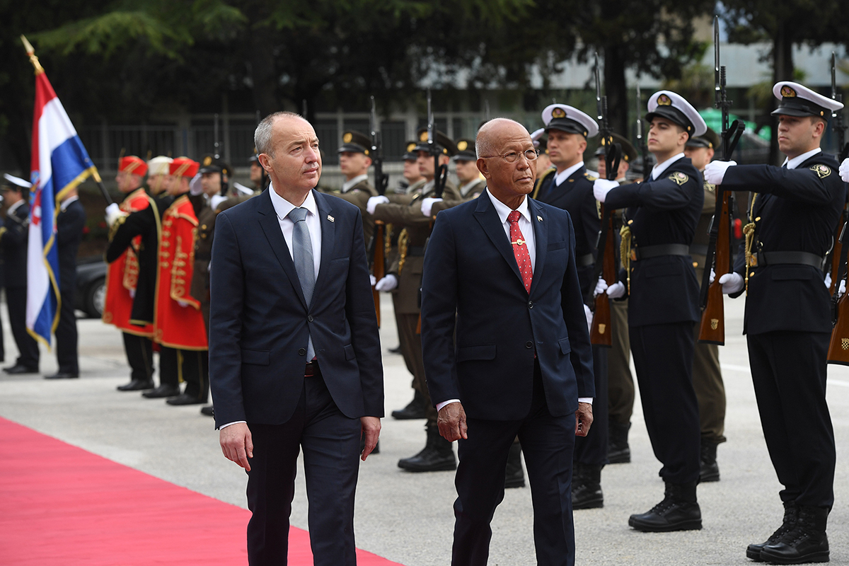 Slika https://www.morh.hr/wp-content/uploads/2019/04/06-mo_filipina_11042019_06.jpg