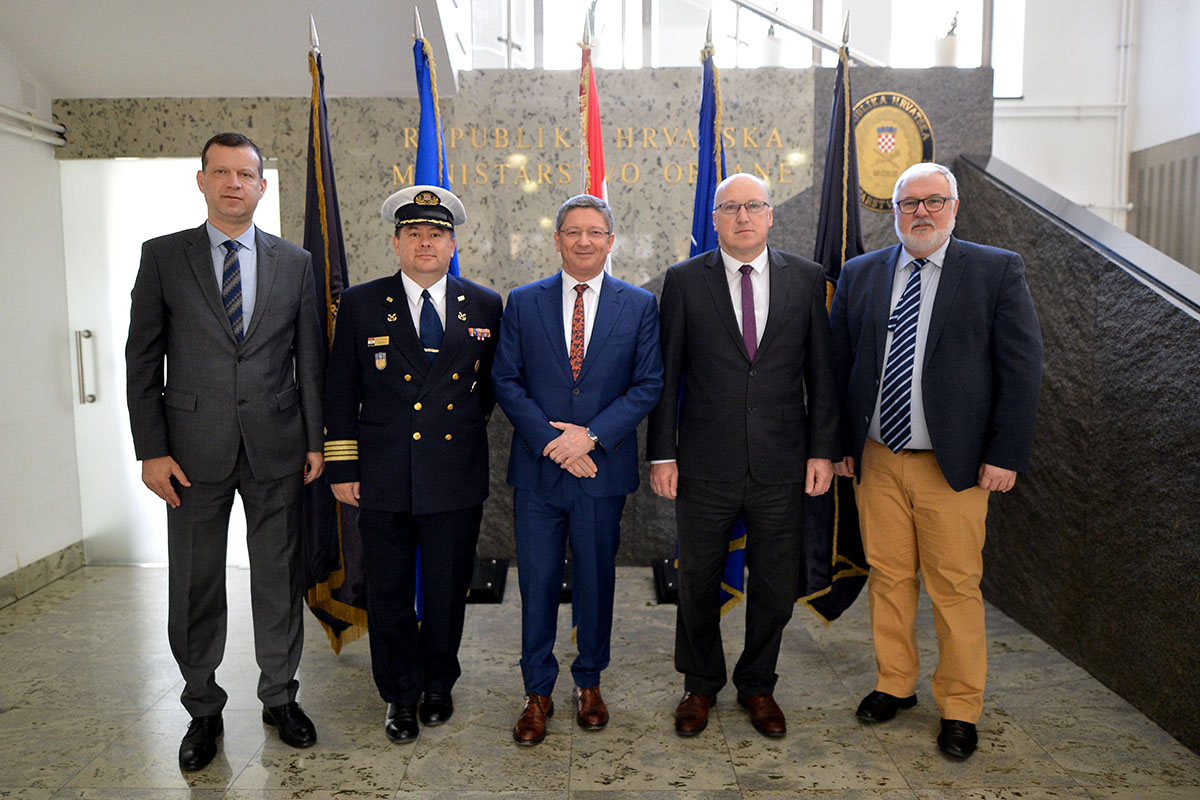Slika https://www.morh.hr/wp-content/uploads/2019/04/nspa_peter_dohmen_mod_croatia_280319_02.jpg
