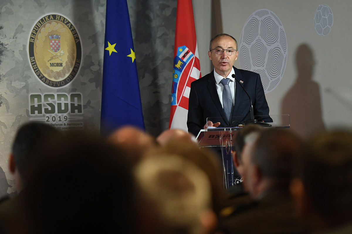 Slika https://www.morh.hr/wp-content/uploads/2019/04/panel_hr_vojna_industrija_11042019_05_v.jpg