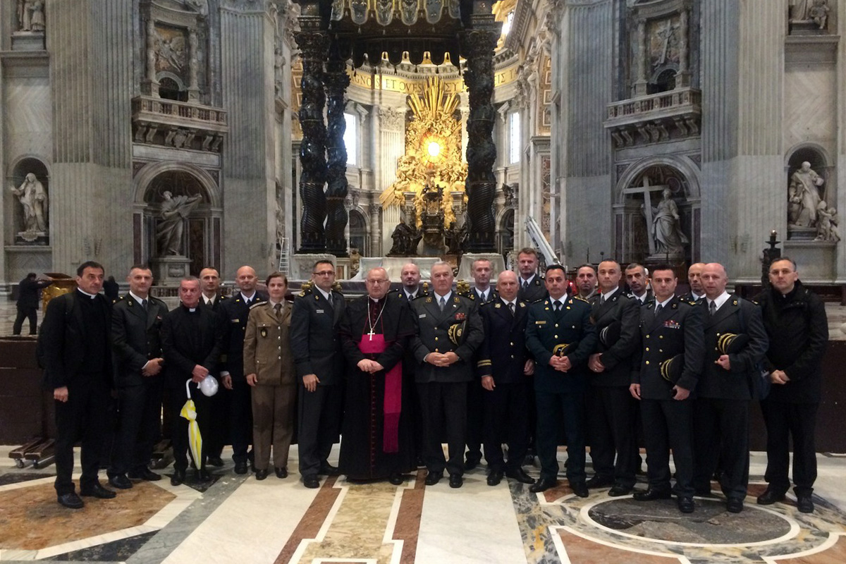 Slika https://www.morh.hr/wp-content/uploads/2019/04/ratna_skola_hrvatske_vojske_papa_rim_100419_06.jpg