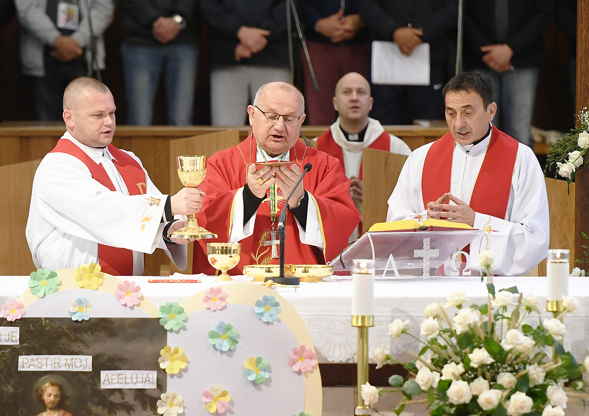 Slika https://www.morh.hr/wp-content/uploads/2019/05/misa_15052019_v.jpg