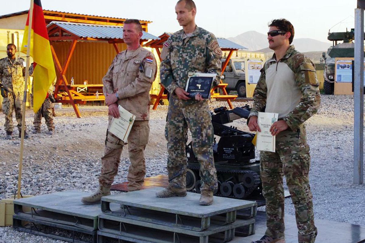 Slika https://www.morh.hr/wp-content/uploads/2019/05/narednik_vuljanic_pobjednik_u_gadjanju_10hrvcon_070519_10.jpg