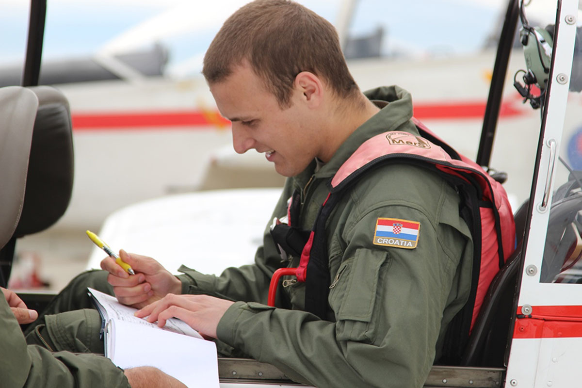 Slika https://www.morh.hr/wp-content/uploads/2019/05/samostalni_letovi_23052019_v.jpg