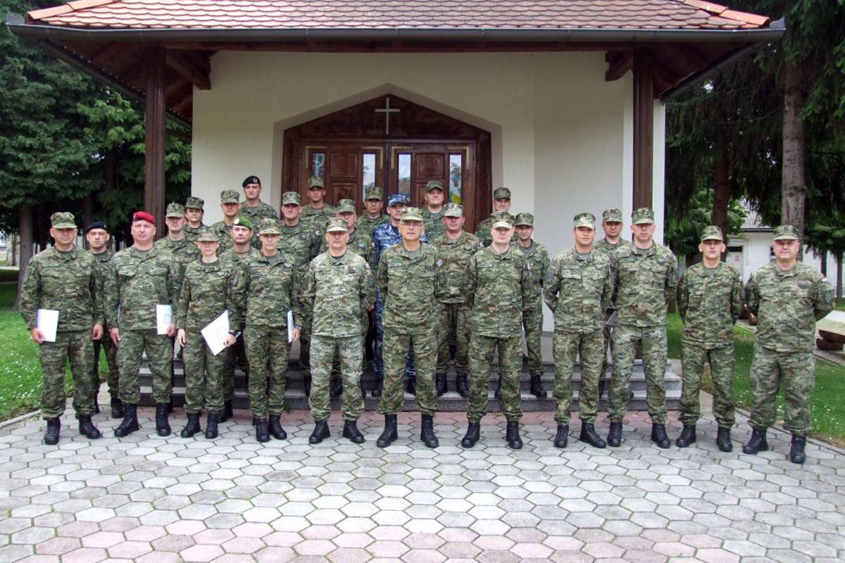 Slika https://www.morh.hr/wp-content/uploads/2019/05/tecaj_za_instruktore_310519_v.jpg