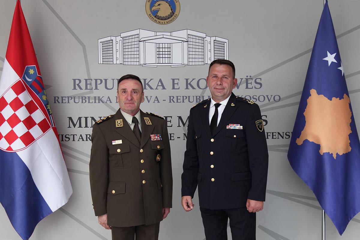 Slika https://www.morh.hr/wp-content/uploads/2019/06/general_sundov_kosovo_11062019_v.jpg