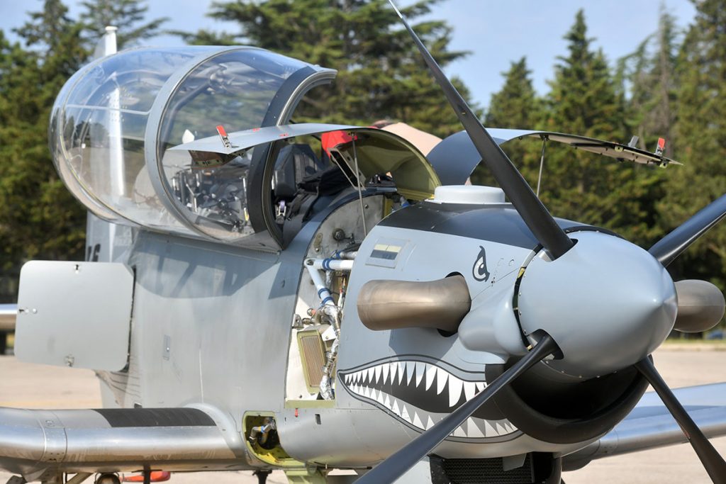 Slika https://www.morh.hr/wp-content/uploads/2019/06/prezentacija_aviona_29062019_07-1024x683.jpg