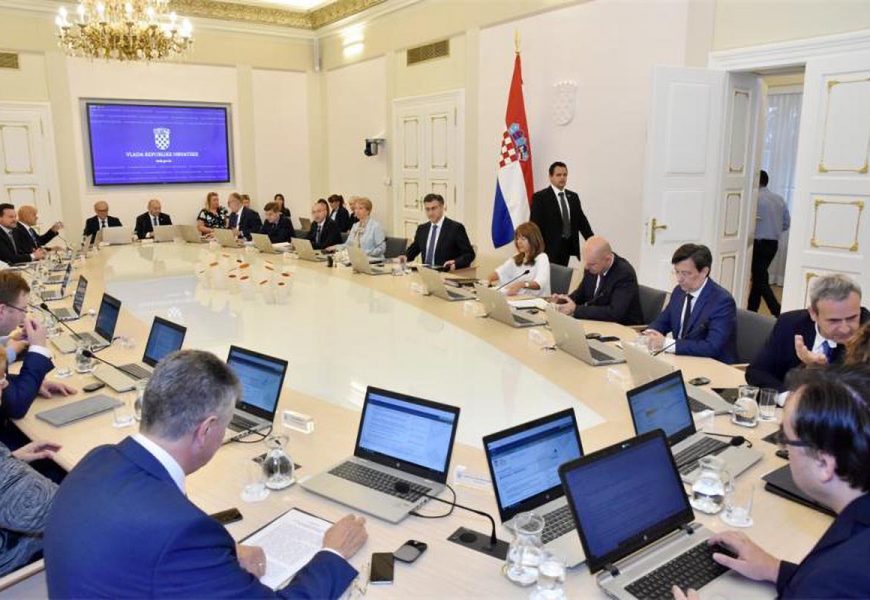 Vlada pokreće proces nabave višenamjenskoga borbenog aviona