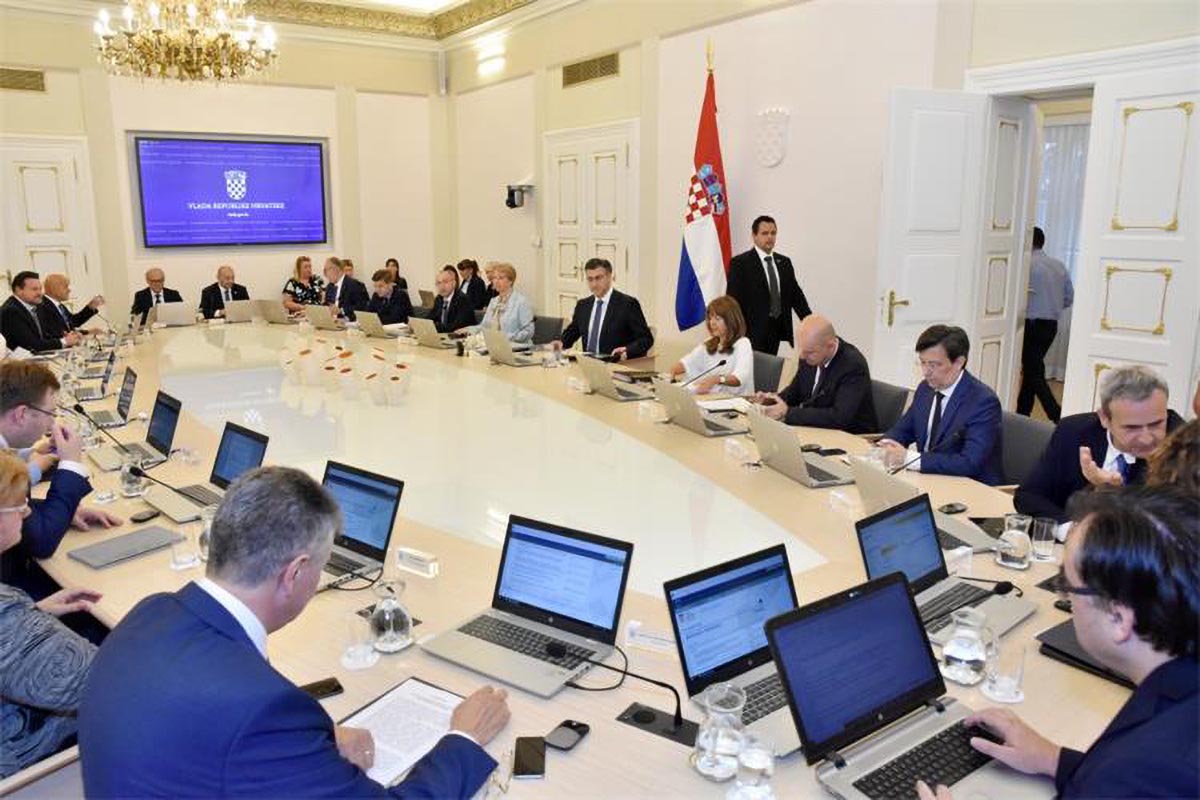 Slika https://www.morh.hr/wp-content/uploads/2019/07/164_sjednica_vlade_rh_nabava_vba_472019_v.jpg