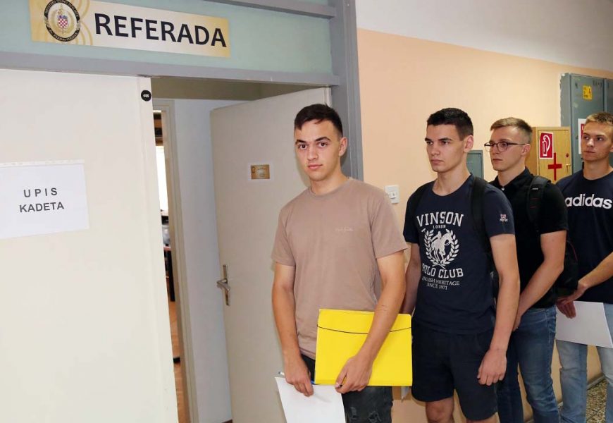 Upisan 17. naraštaj kadeta na vojne studijske programe