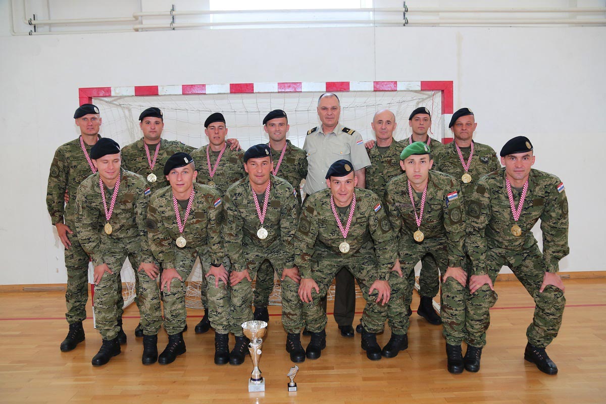 Slika https://www.morh.hr/wp-content/uploads/2019/07/17_prvenstvo_hv_mali_nogomet_01072019_v.jpg