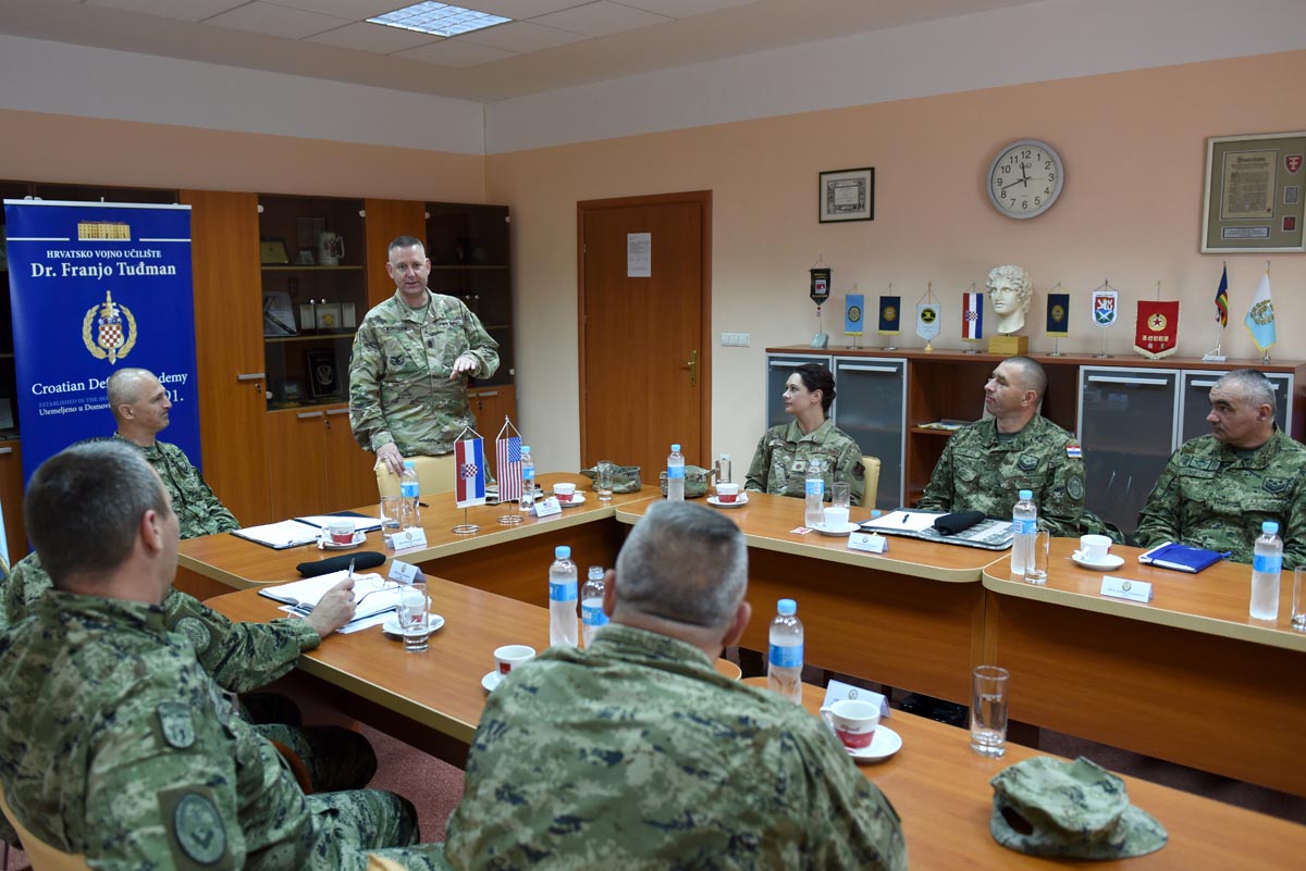 Slika https://www.morh.hr/wp-content/uploads/2019/07/douglas_wortham_minnesota_hrvatska_10072019_v.jpg