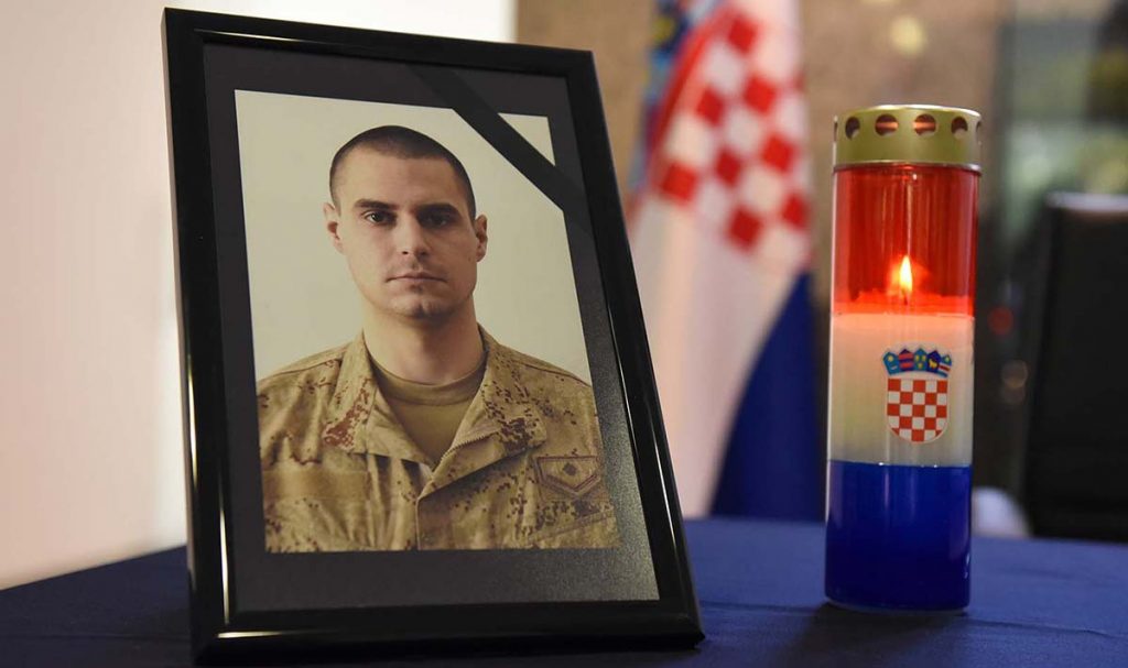 Slika https://www.morh.hr/wp-content/uploads/2019/07/knjiga_zalosti_25072019_n-1-1024x607.jpg