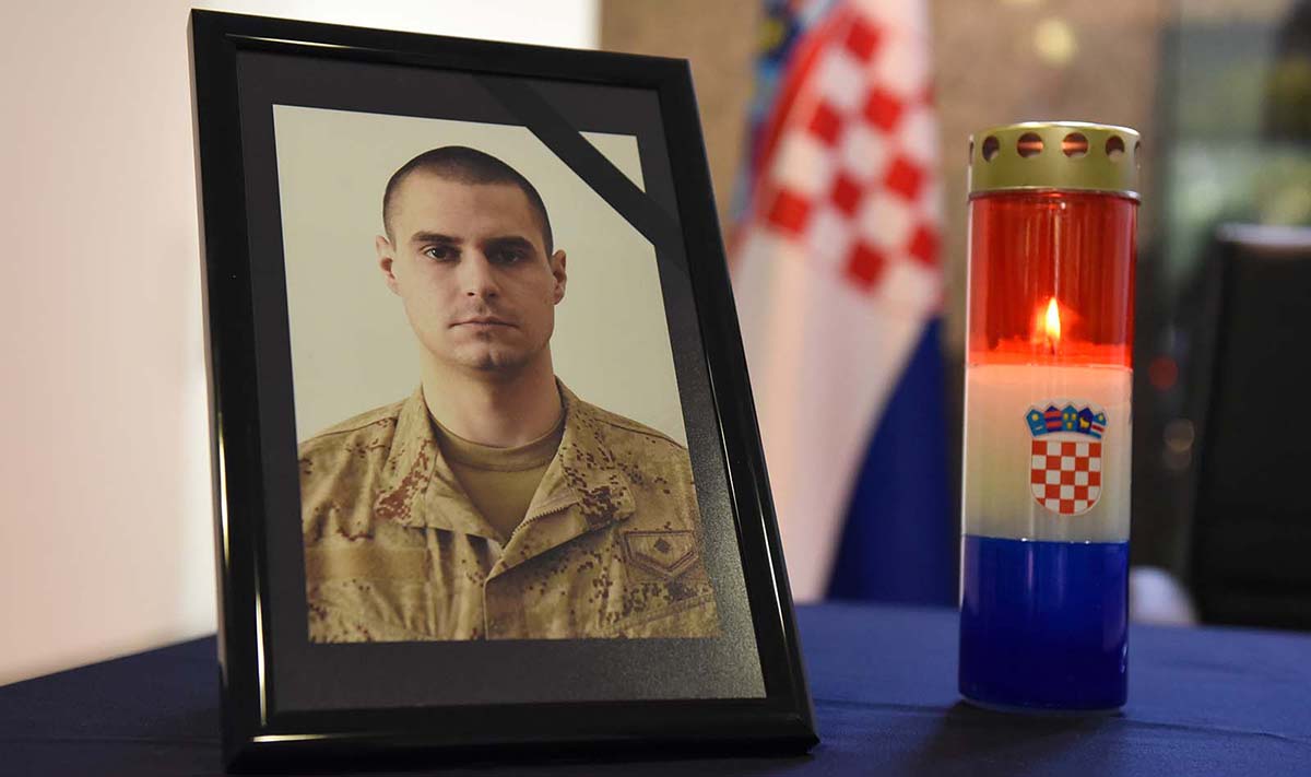 Slika https://www.morh.hr/wp-content/uploads/2019/07/knjiga_zalosti_25072019_n-1.jpg