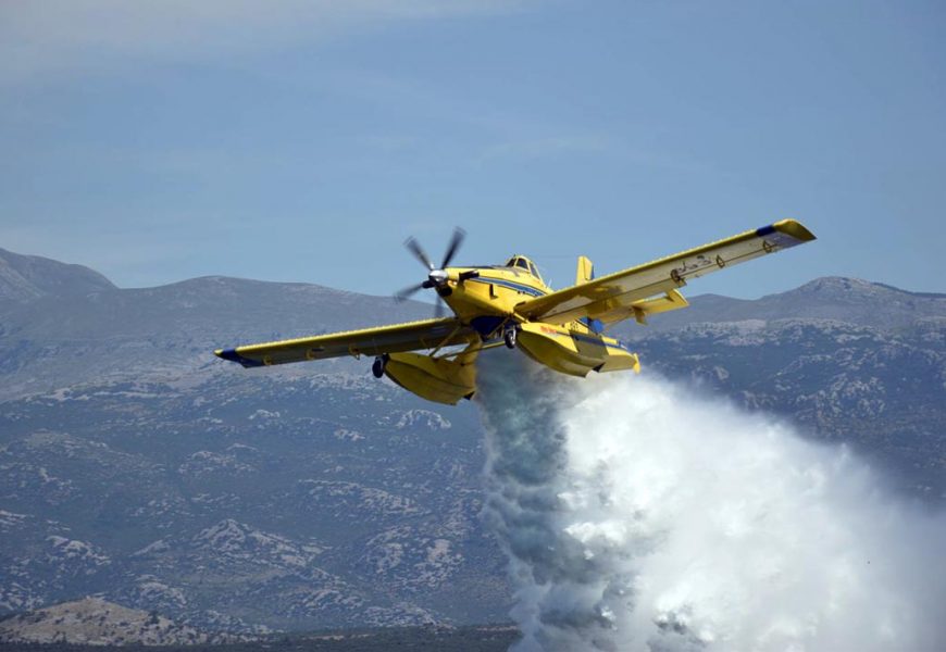 Tri Airtractora upućena na gašenje požara kod Drniša