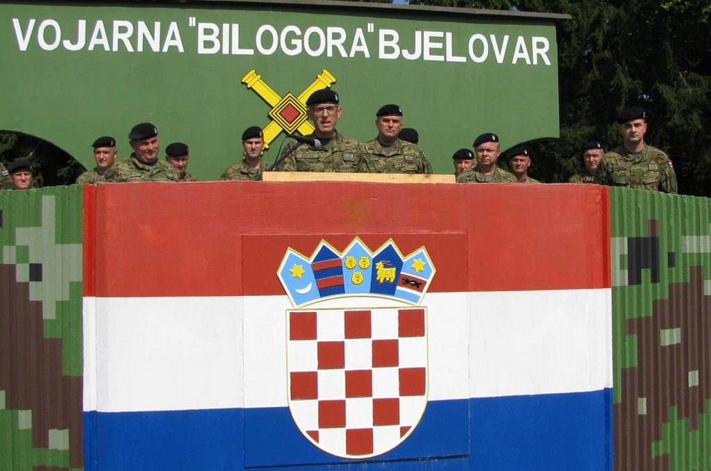 Slika https://www.morh.hr/wp-content/uploads/2019/07/primopredaja_duznosti_bosoric_zukina_19072019_02-1024x678.jpg
