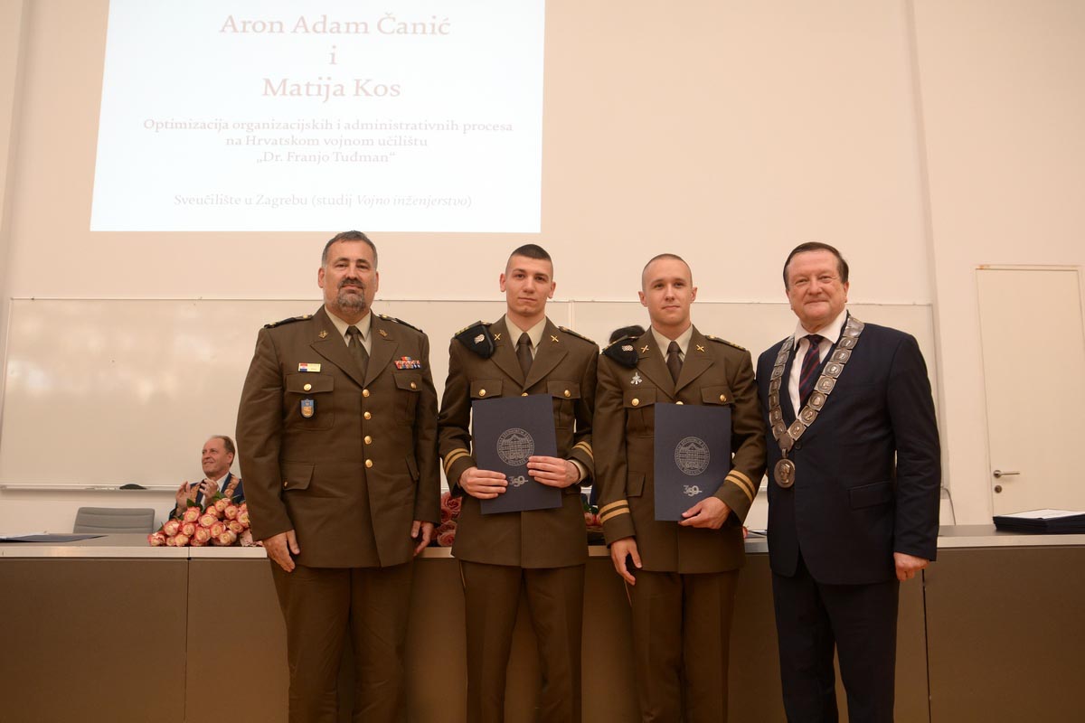 Slika https://www.morh.hr/wp-content/uploads/2019/07/rektorova_nagrada_hrvatska_vojska_hvu_03072019_v.jpg