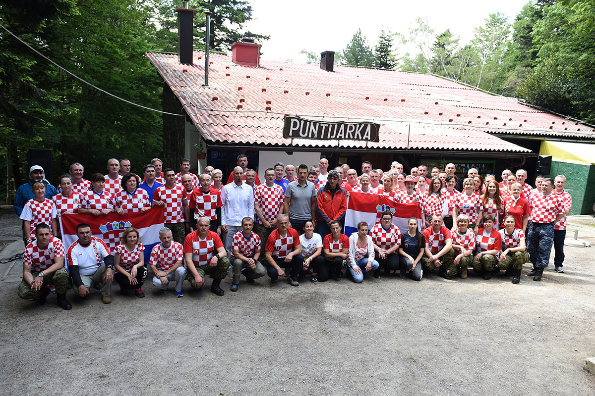 Slika https://www.morh.hr/wp-content/uploads/2019/07/sljeme_07062019_v.jpg