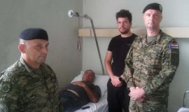 Zapovjednik Tigrova posjetio gospodina Vale u pulskoj bolnici