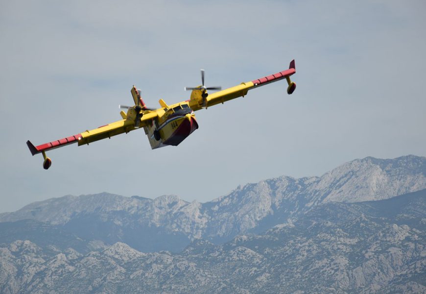 Slika https://www.morh.hr/wp-content/uploads/2019/08/canadiar_vis_25082019.jpg