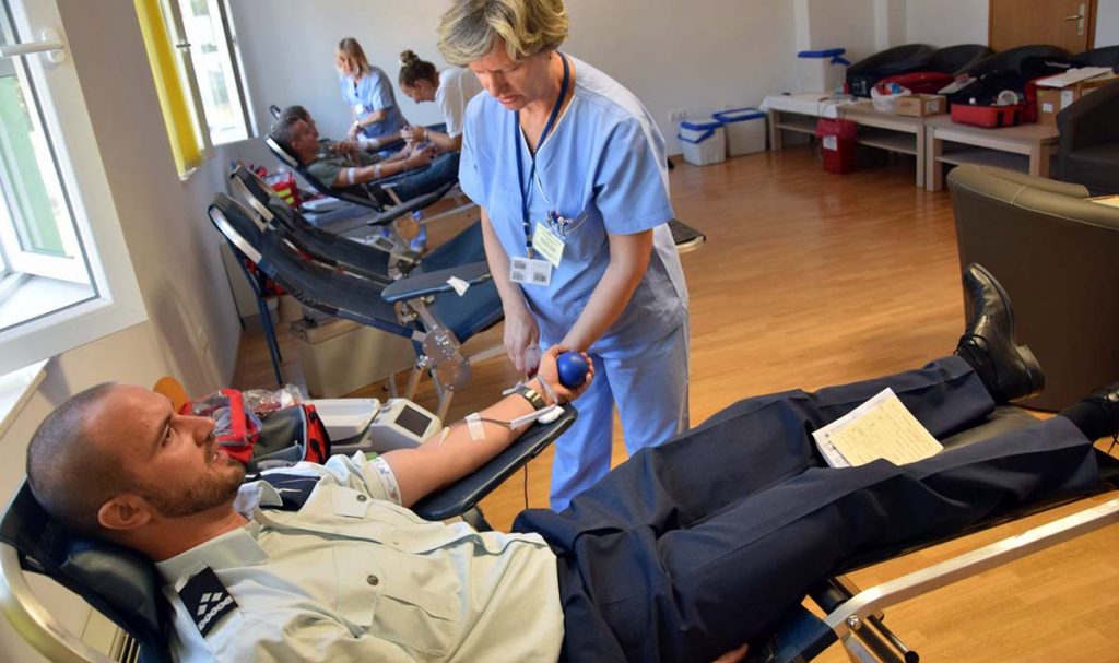 Slika https://www.morh.hr/wp-content/uploads/2019/08/darivanje_krvi_hrvatska_vojska_190719_naslovna-1024x607.jpg