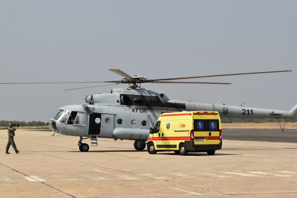Slika https://www.morh.hr/wp-content/uploads/2019/08/pripadnica_hv_helikopterom_prevezena_u_zg_190719_02-1024x683.jpg