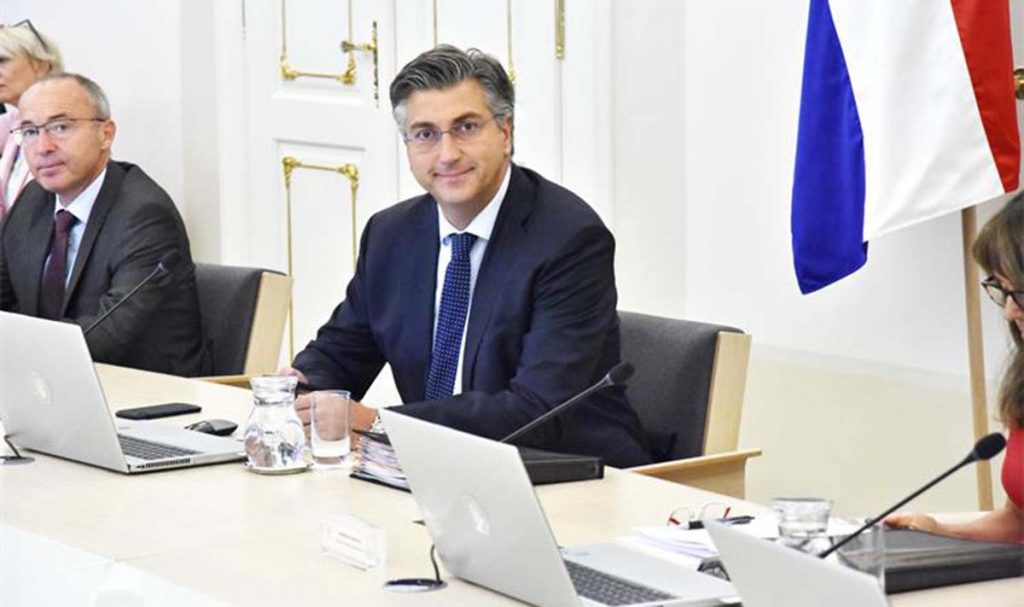 Slika https://www.morh.hr/wp-content/uploads/2019/09/177_sjednica_vlade_rh_05092019-1024x607.jpg