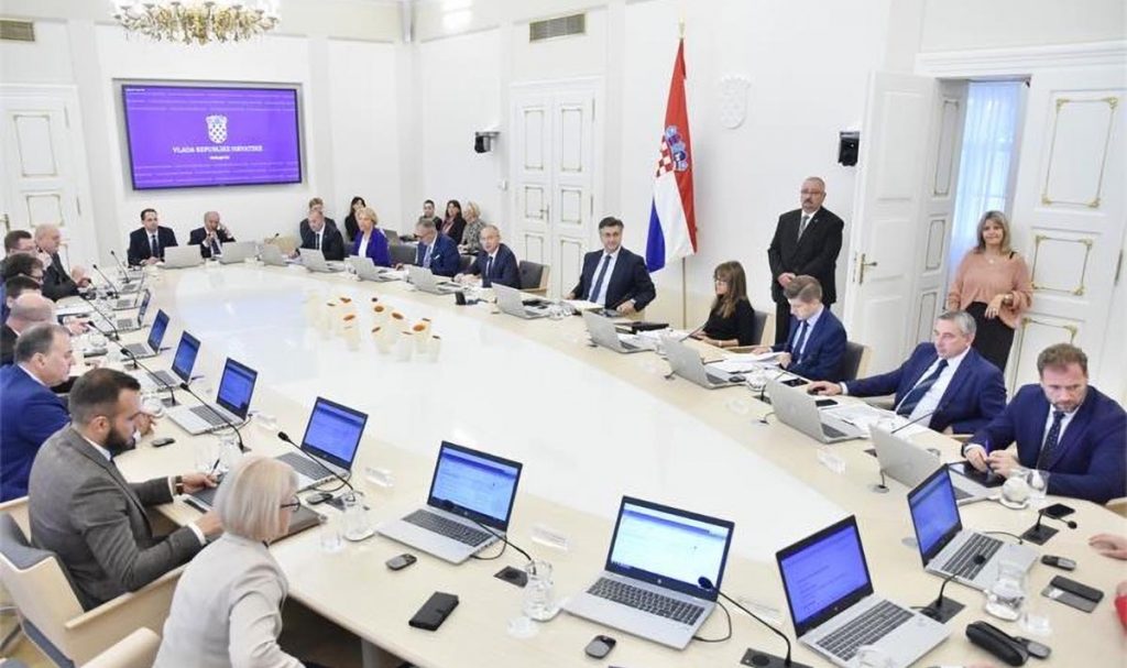 Slika https://www.morh.hr/wp-content/uploads/2019/09/180_sjednica_vlade_rh-1024x607.jpg