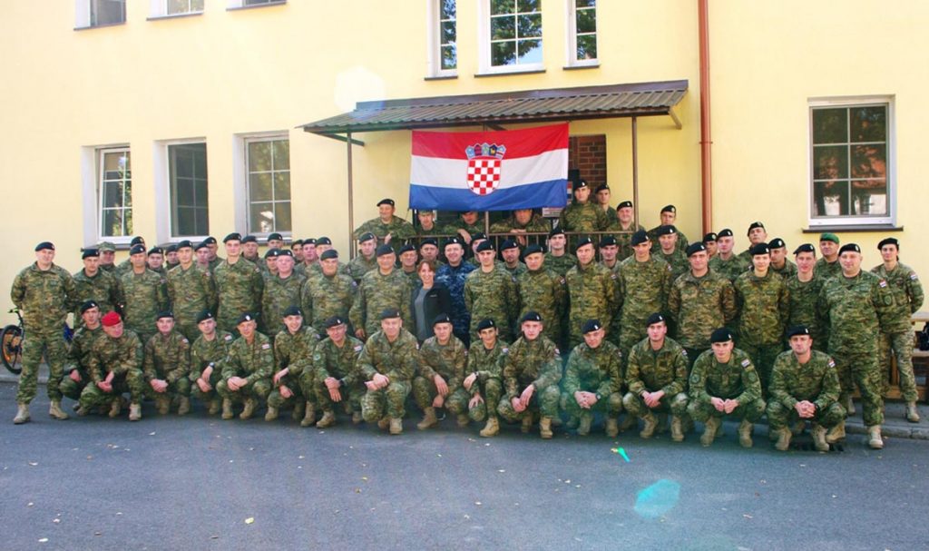 Slika https://www.morh.hr/wp-content/uploads/2019/09/4_hrvcon_general_jurkovic_190719_n-1024x607.jpg