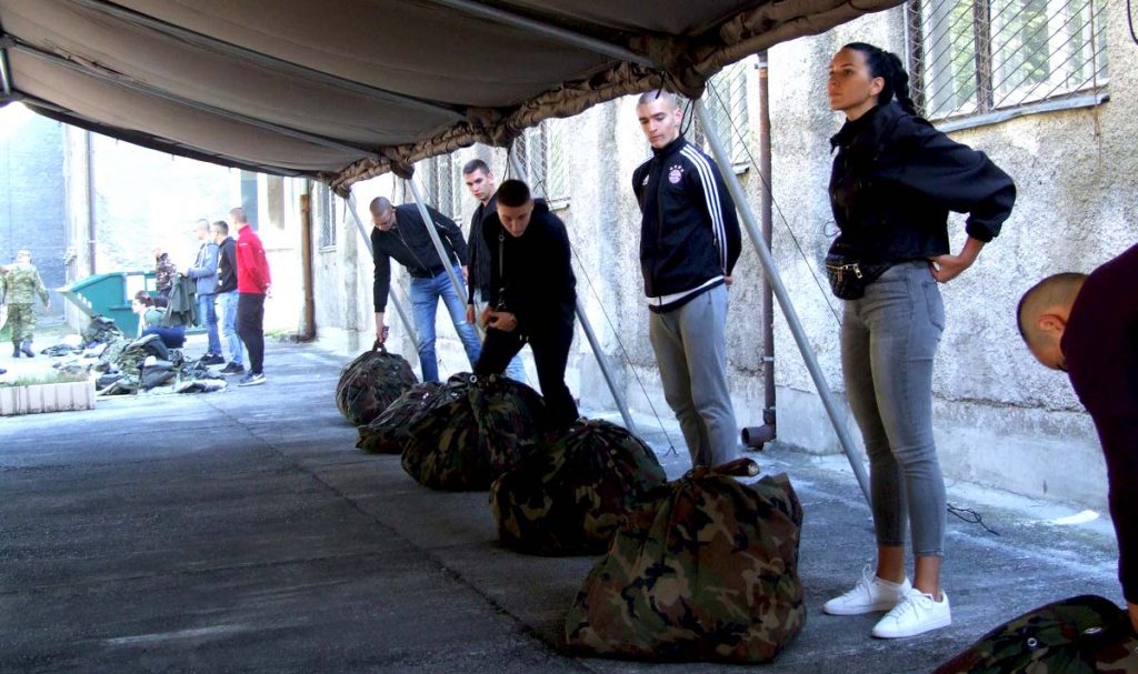 Slika https://www.morh.hr/wp-content/uploads/2019/09/dragovoljno_vojno_osposobljavanje_190719_n-1024x607.jpg