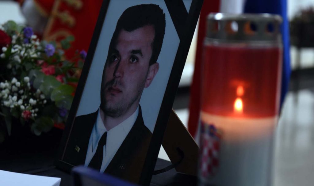 Slika https://www.morh.hr/wp-content/uploads/2019/09/komemoracija_ivica_tolic_2030919_naslovna-1024x607.jpg