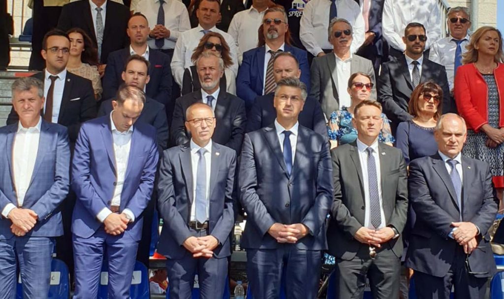 Slika https://www.morh.hr/wp-content/uploads/2019/09/krsticevic_svetkovina_male_gospe_solin_080919_04-1024x607.jpeg