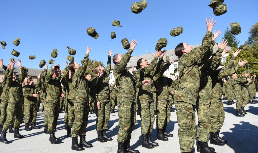 Slika https://www.morh.hr/wp-content/uploads/2019/10/26_narastaj_dragovoljnih_rocnika_hv_osrh_121019_naslovna-1024x607.jpg