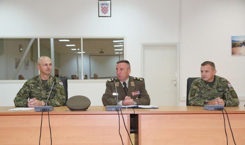 Slika https://www.morh.hr/wp-content/uploads/2019/10/sundov_polaznici_csel_tecaja_190719_n-1024x607.jpg