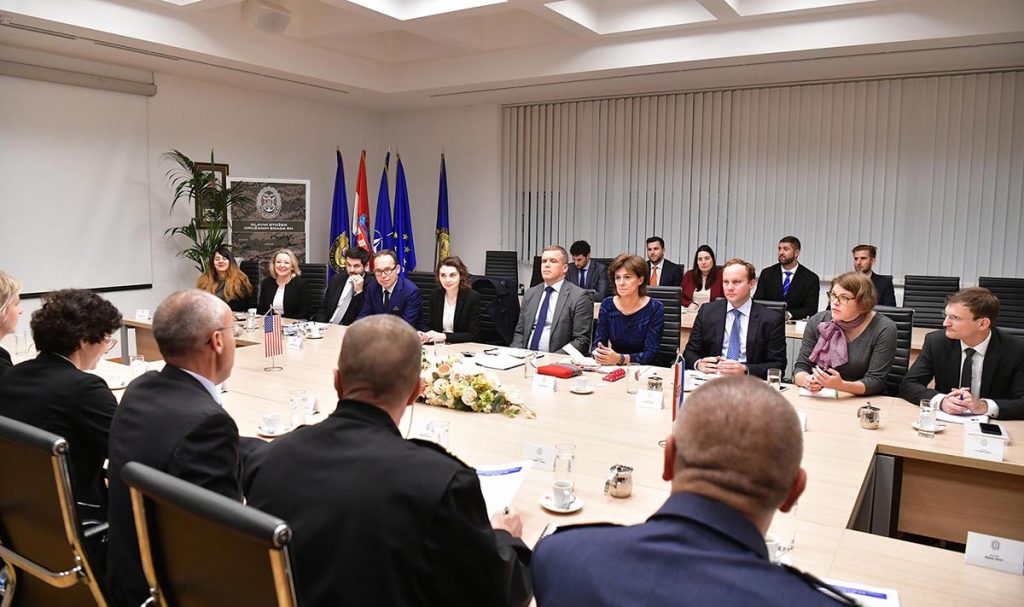 Slika https://www.morh.hr/wp-content/uploads/2019/11/krsticevic_amchameu_mod_croatia_19072019_n-1024x607.jpg
