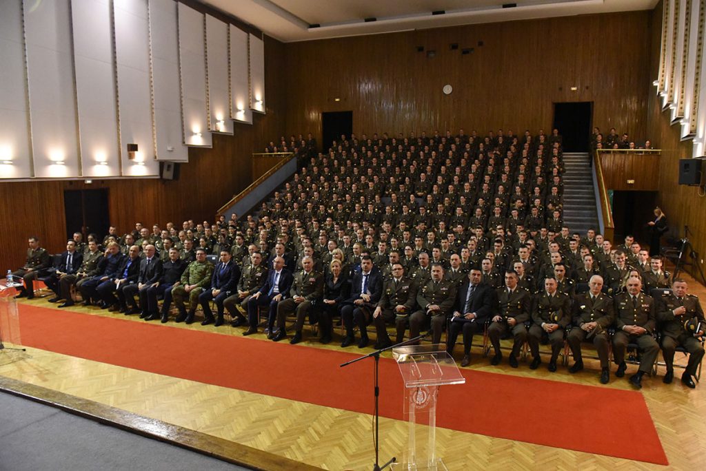 Slika https://www.morh.hr/wp-content/uploads/2019/11/predavanje_kadetima_19112019-1024x684.jpg