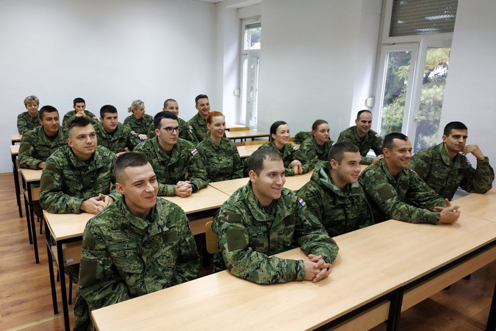 Slika https://www.morh.hr/wp-content/uploads/2019/11/specijalisticka_obuka_pozega_21112019-01-1024x683.jpg