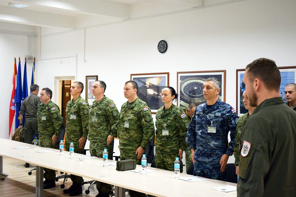 Slika https://www.morh.hr/wp-content/uploads/2019/11/tecaj_logistike_15112019_11-1024x683.jpg