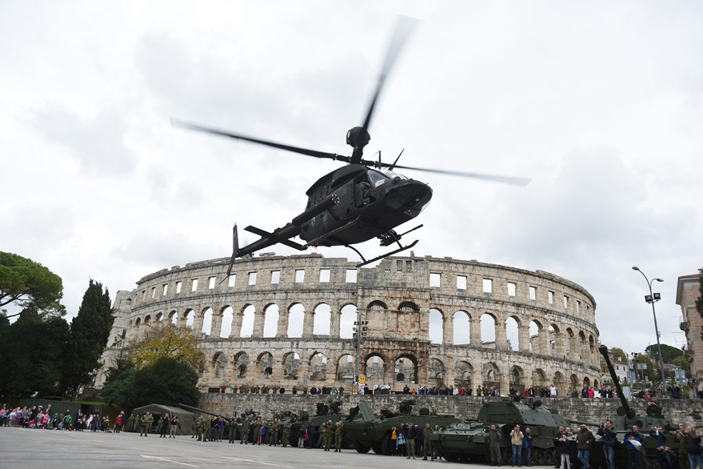 Slika https://www.morh.hr/wp-content/uploads/2019/11/tt_zbor_pula_15112019-1024x683.jpg