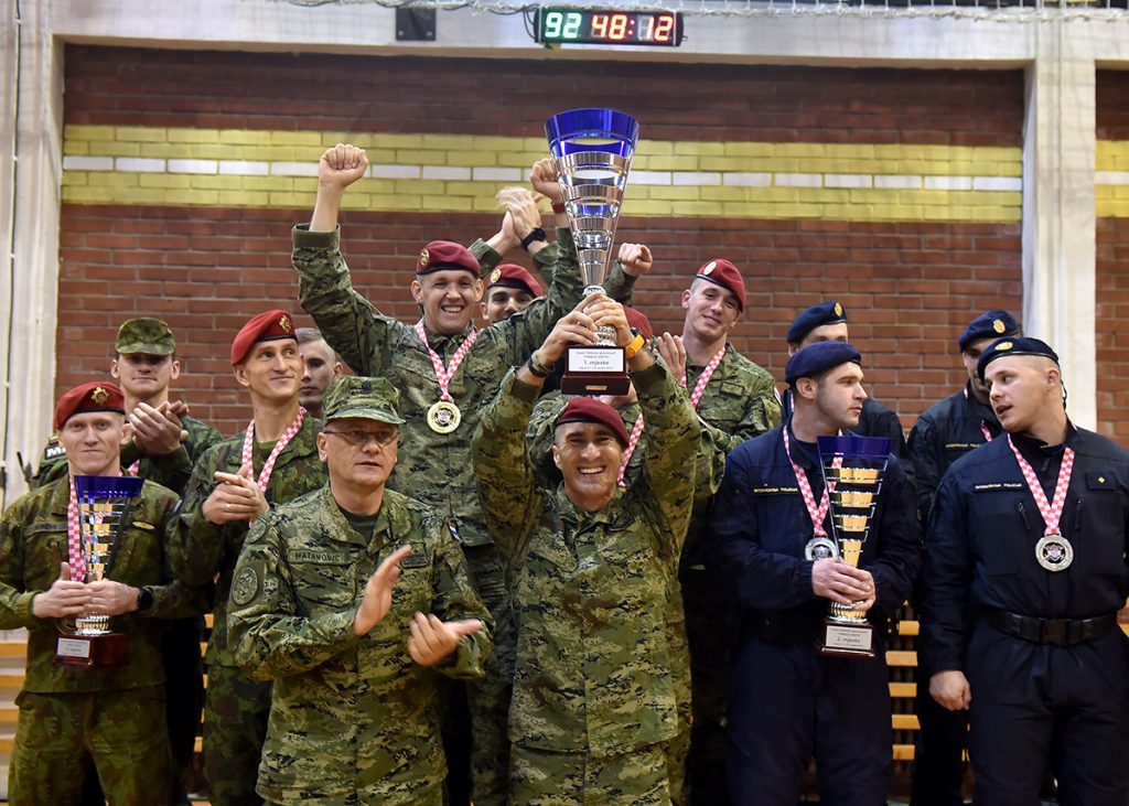 Slika https://www.morh.hr/wp-content/uploads/2019/11/viribus_unitis_22112019_1-1024x731.jpg