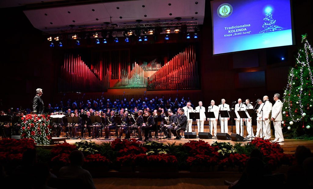 Slika https://www.morh.hr/wp-content/uploads/2019/12/20191218_bozicni_koncert_13-1024x620.jpg