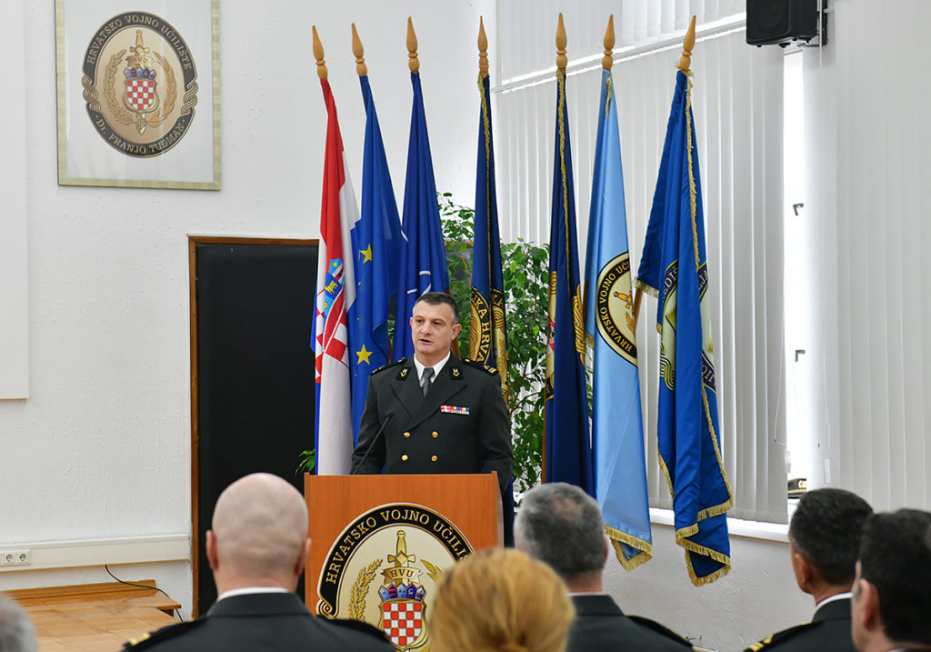 Slika https://www.morh.hr/wp-content/uploads/2020/01/20200114_obljetnica_szuo_01-1024x717.jpg