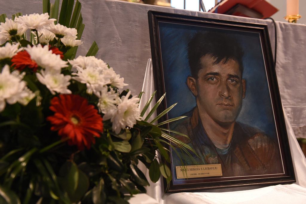 Slika https://www.morh.hr/wp-content/uploads/2020/02/20200217-obljetnica-gavran-01-1024x684.jpg
