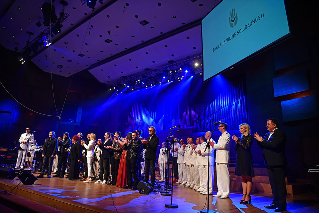 Slika https://www.morh.hr/wp-content/uploads/2020/02/20200218-koncert-hrm-36-1024x683.jpg