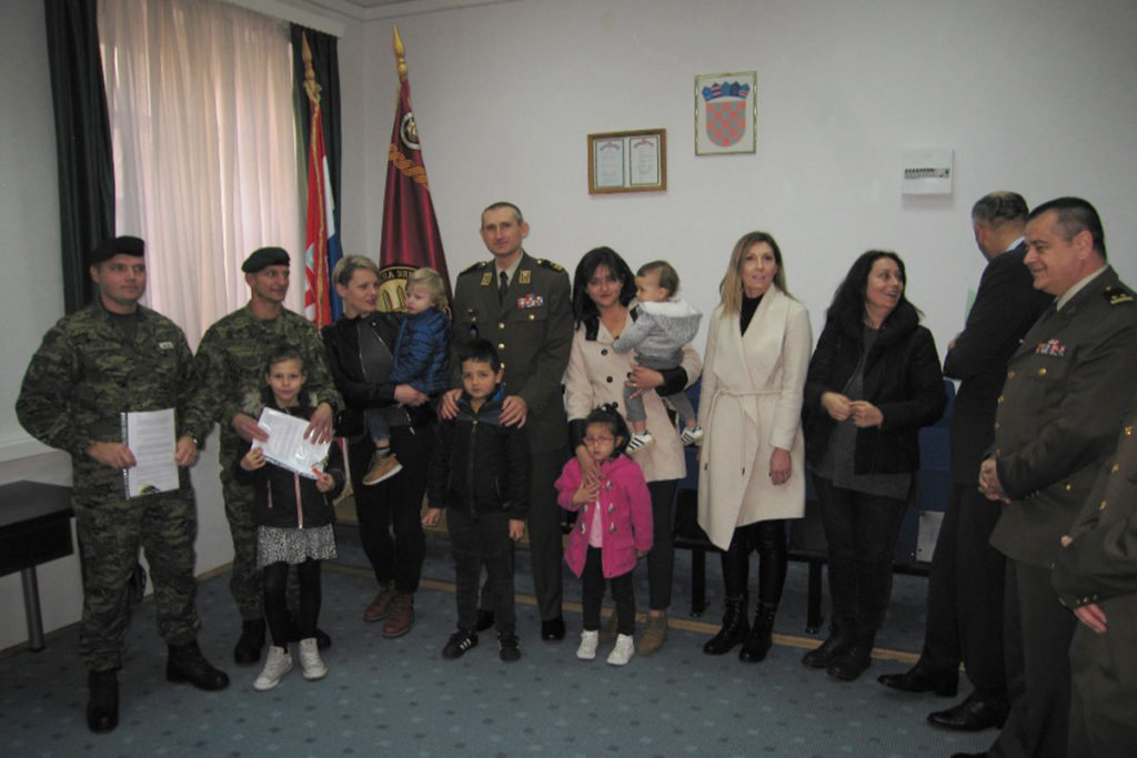 Slika https://www.morh.hr/wp-content/uploads/2020/02/20200221-dodjela-stanova-knin-10-1024x683.jpg