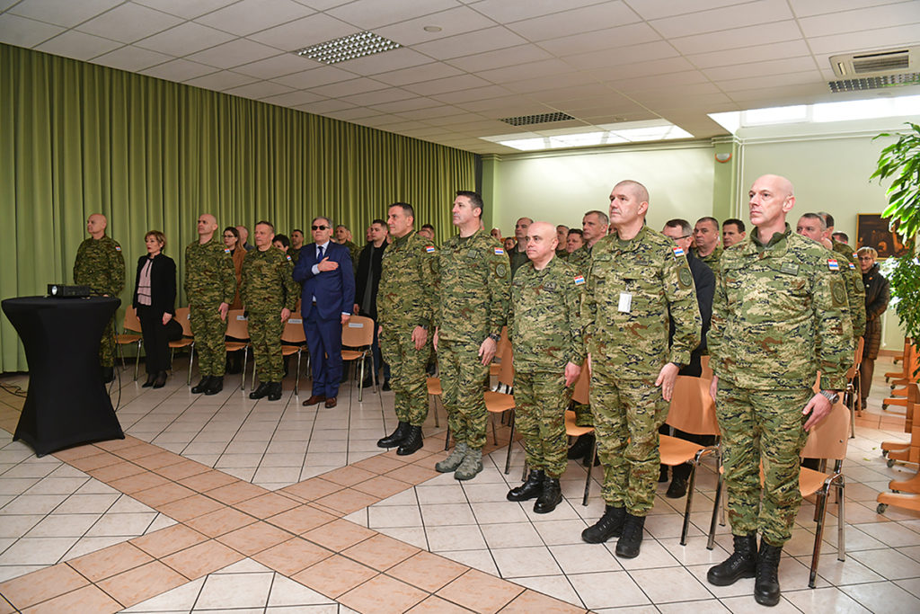 Slika https://www.morh.hr/wp-content/uploads/2020/02/20200228-obljetnica-smvo-14-1024x683.jpg