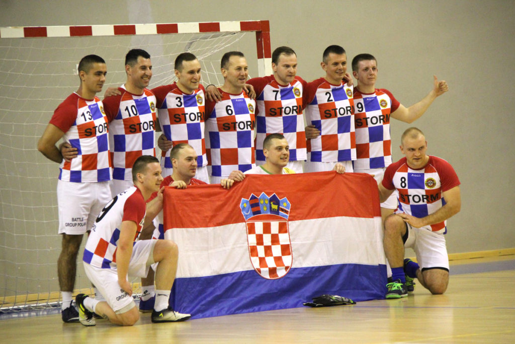Slika https://www.morh.hr/wp-content/uploads/2020/03/20200307-turnir-5hrvcon-009-1024x683.jpg